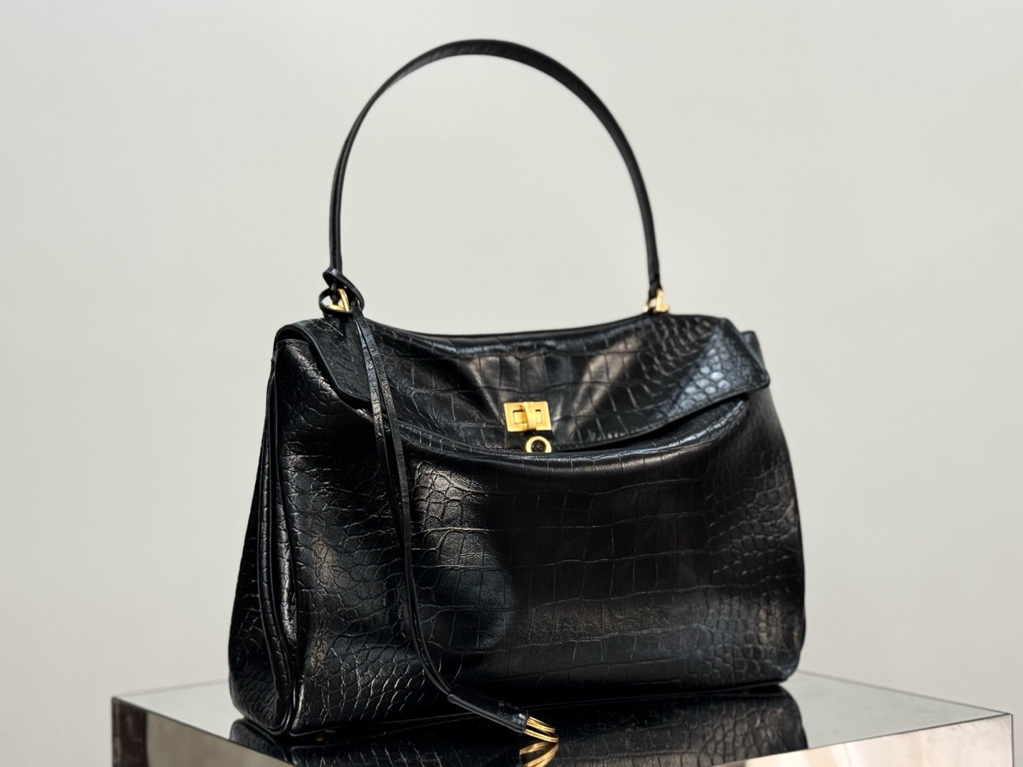 new-luxury-designer-bags-nm24689