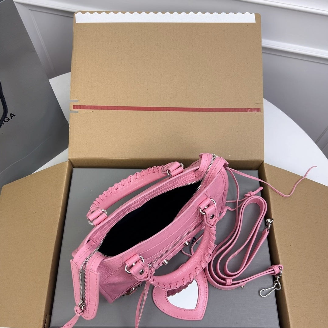 new-luxury-designer-bags-nm24054
