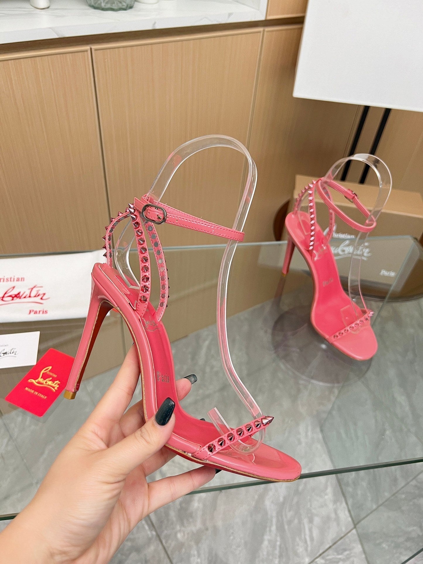 Dragons Bags - High-Quality Designer Products for You - AFFORDABLE LUXURY HEELS - 8083