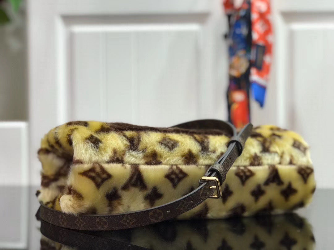 Dragons Bags - High-Quality Designer Products for You - AFFORDABLE LUXURY BAGS - 4243