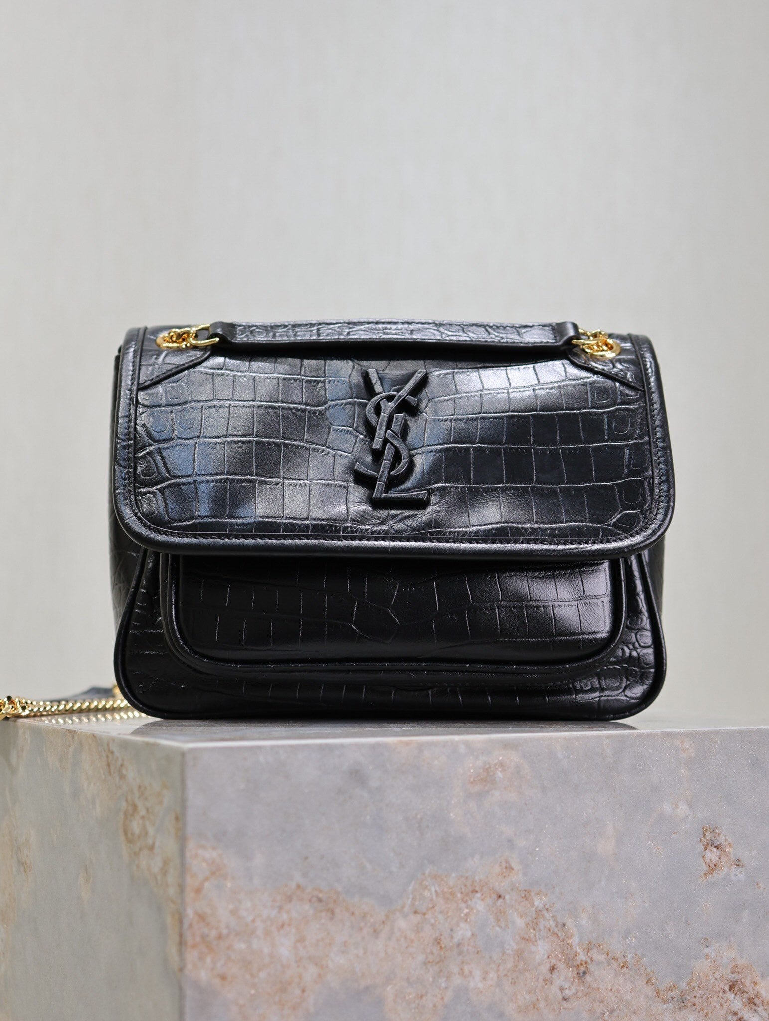 Dragons Bags - High-Quality Designer Products for You - AFFORDABLE LUXURY BAGS - 5999