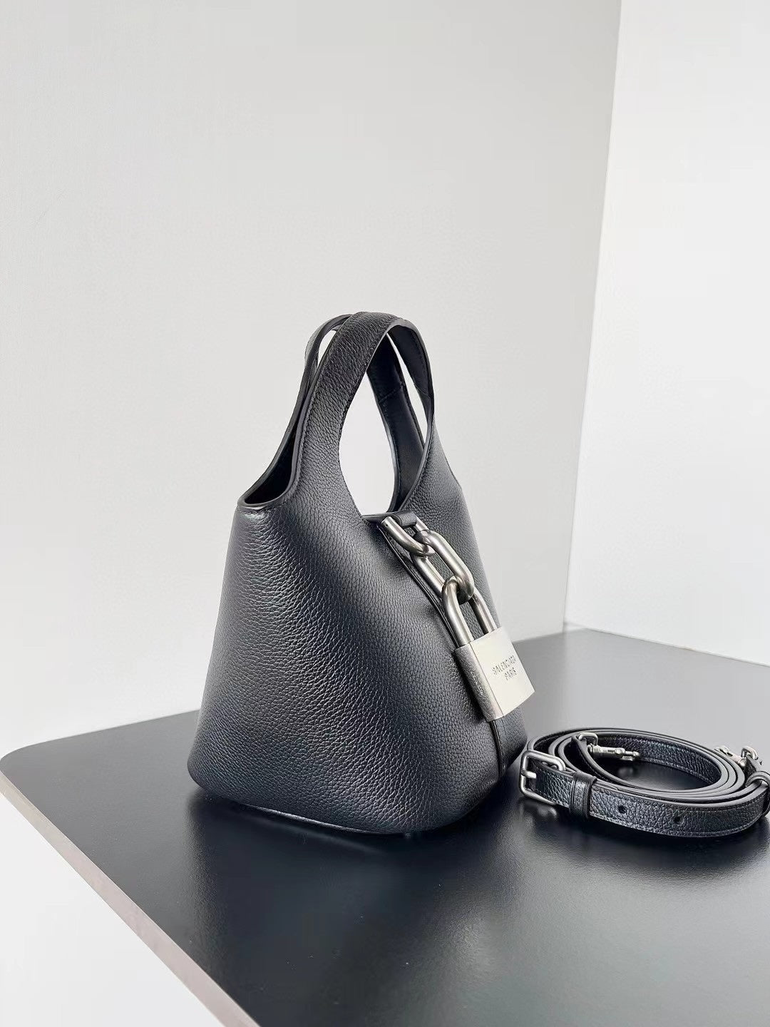 new-luxury-designer-bags-nm24353
