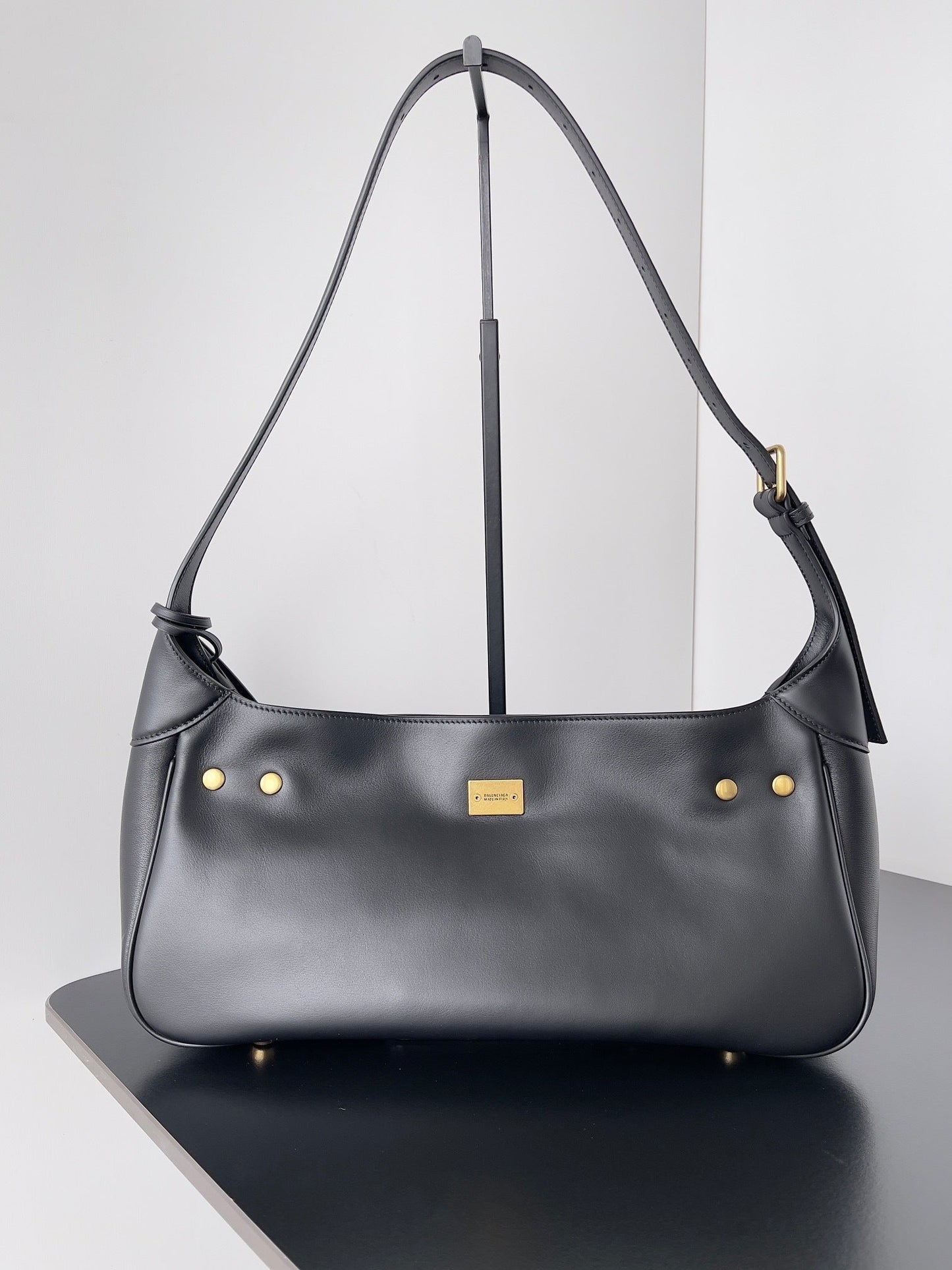 new-luxury-designer-bags-nm24354