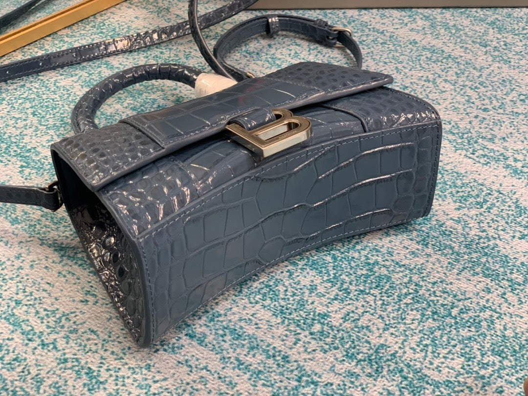 new-luxury-designer-bags-nm24074
