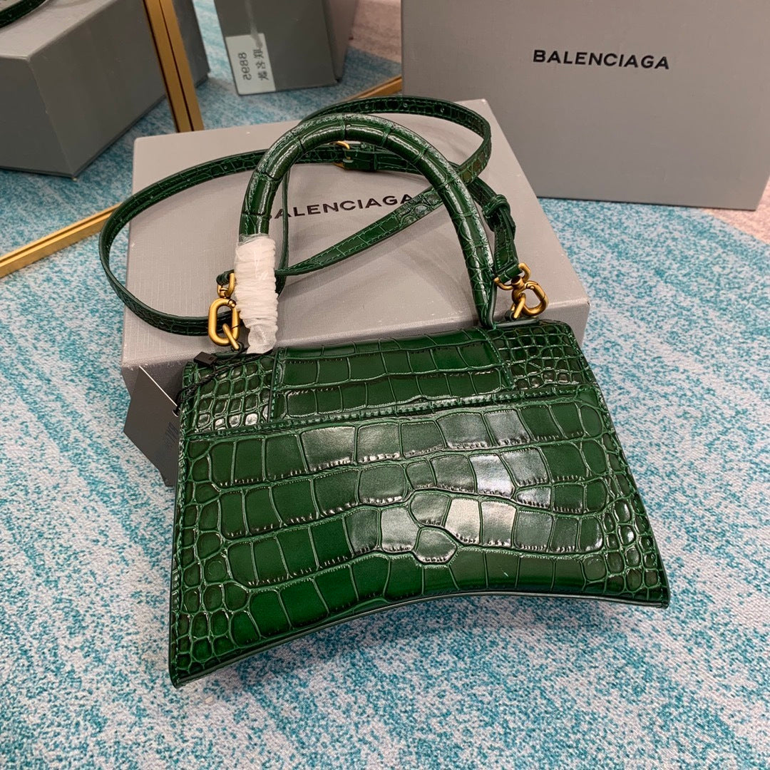 new-luxury-designer-bags-nm24080