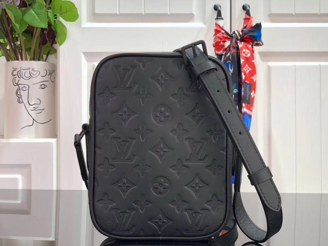 new-luxury-designer-bags-nm22042