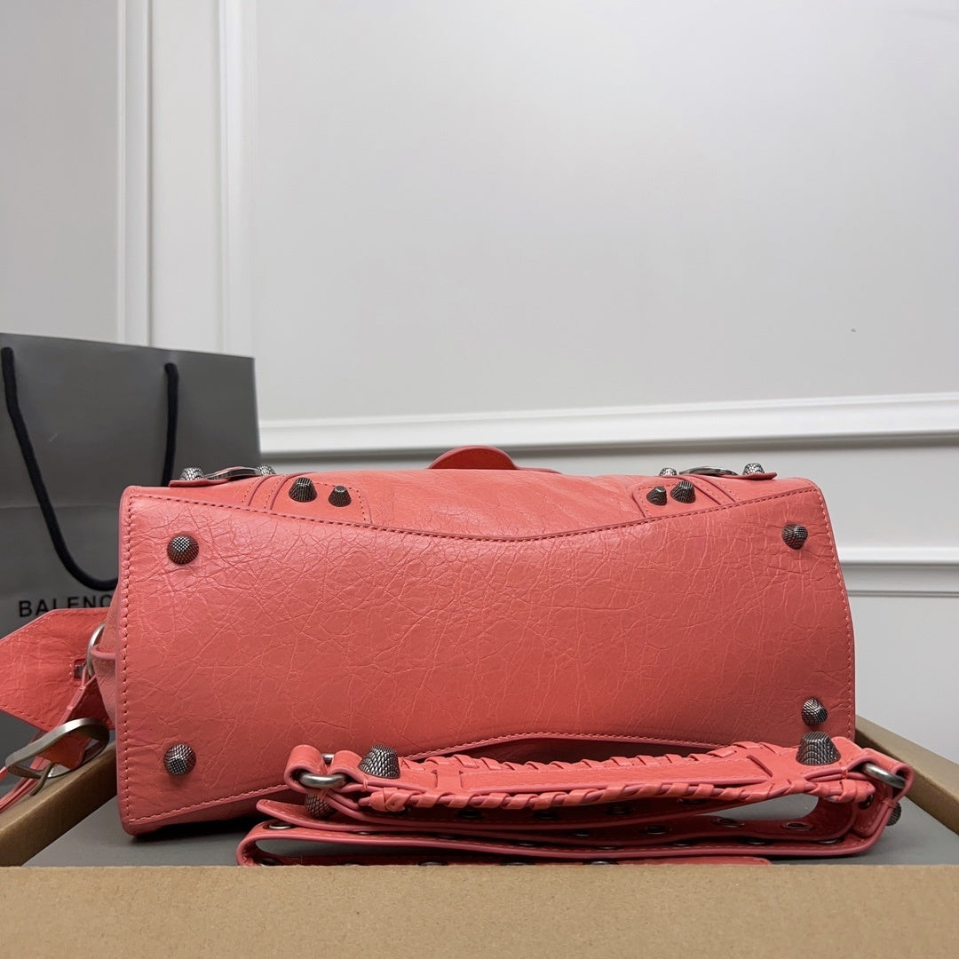 new-luxury-designer-bags-nm24280