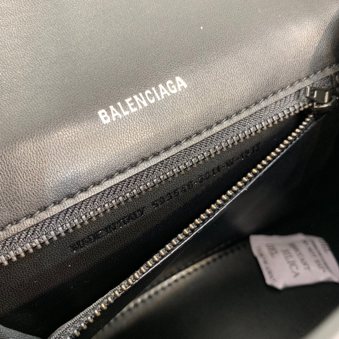 new-luxury-designer-bags-nm24079