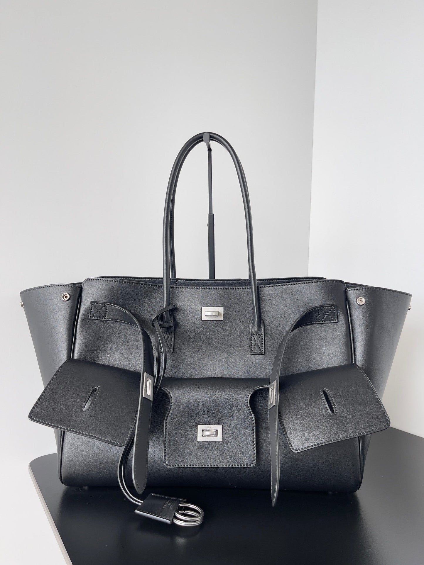 new-luxury-designer-bags-nm24348
