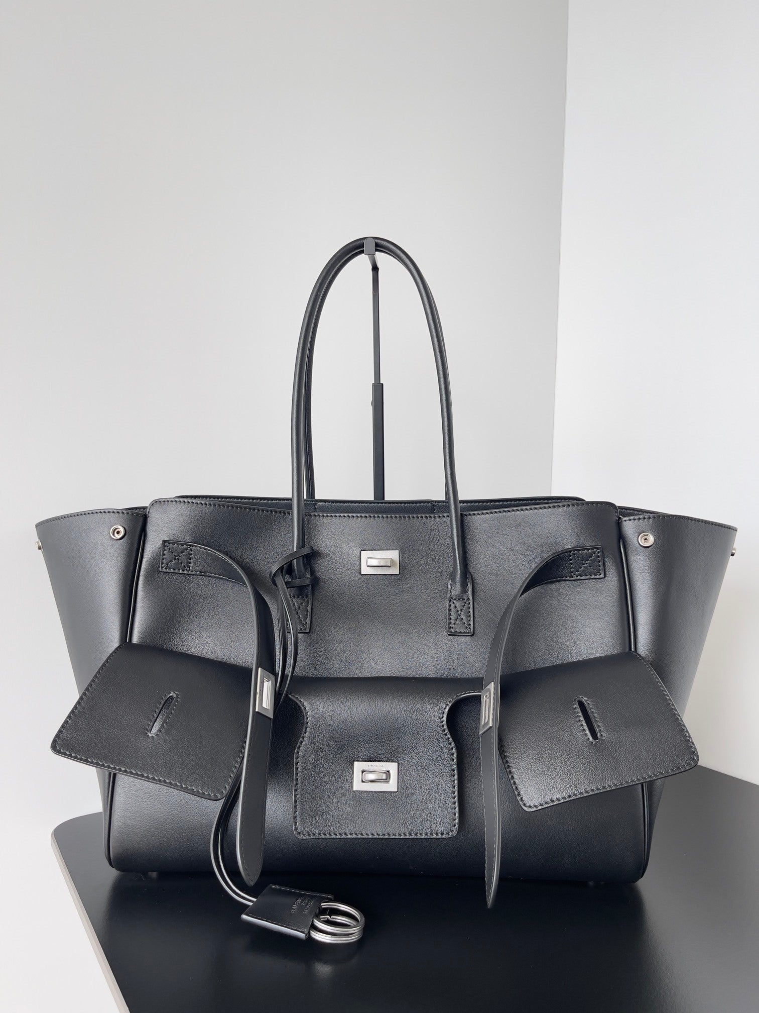 new-luxury-designer-bags-nm24348