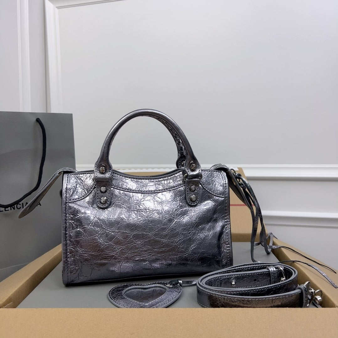 new-luxury-designer-bags-nm24050