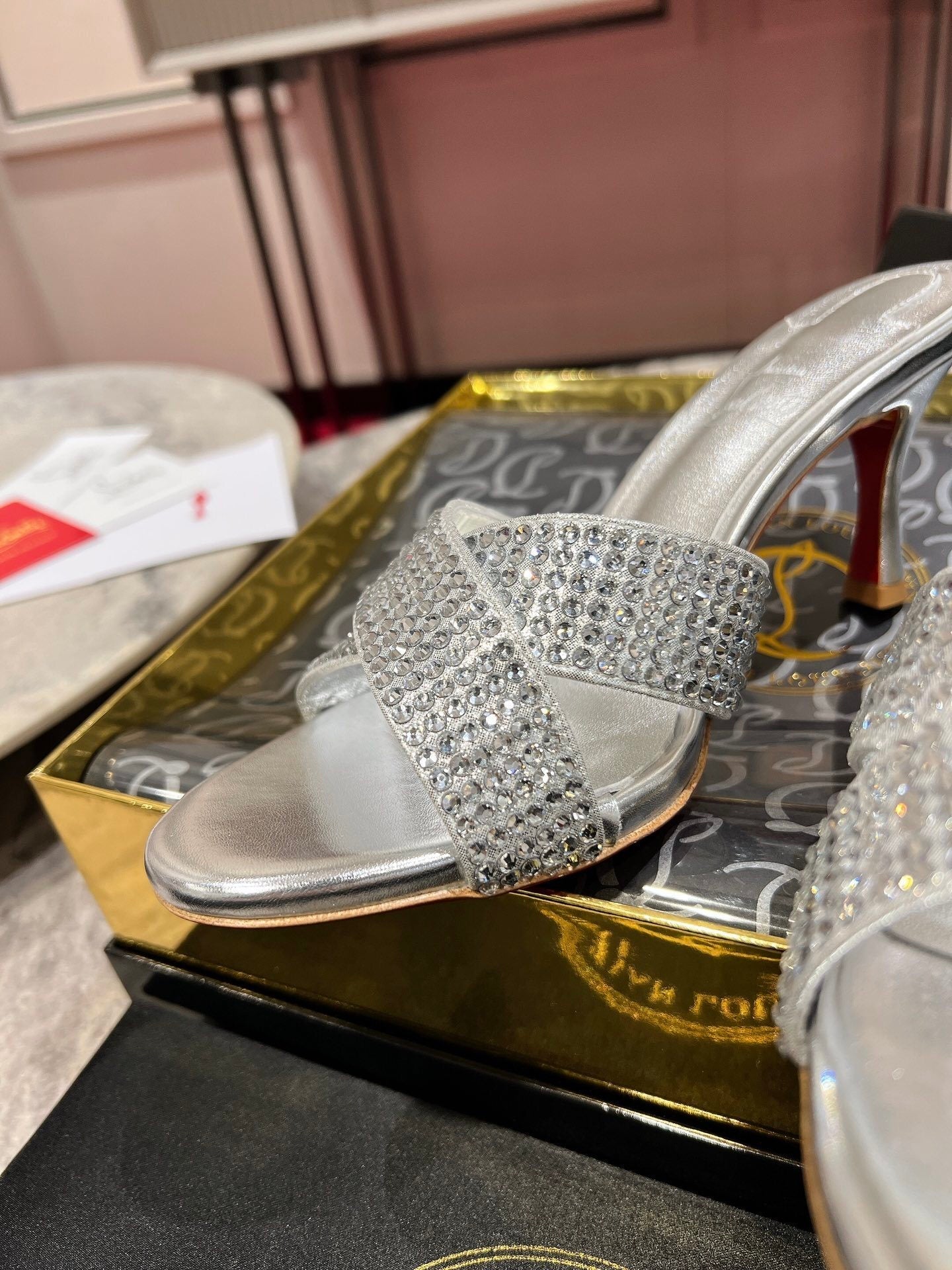 Dragons Bags - High-Quality Designer Products for You - AFFORDABLE LUXURY HEELS - 8079