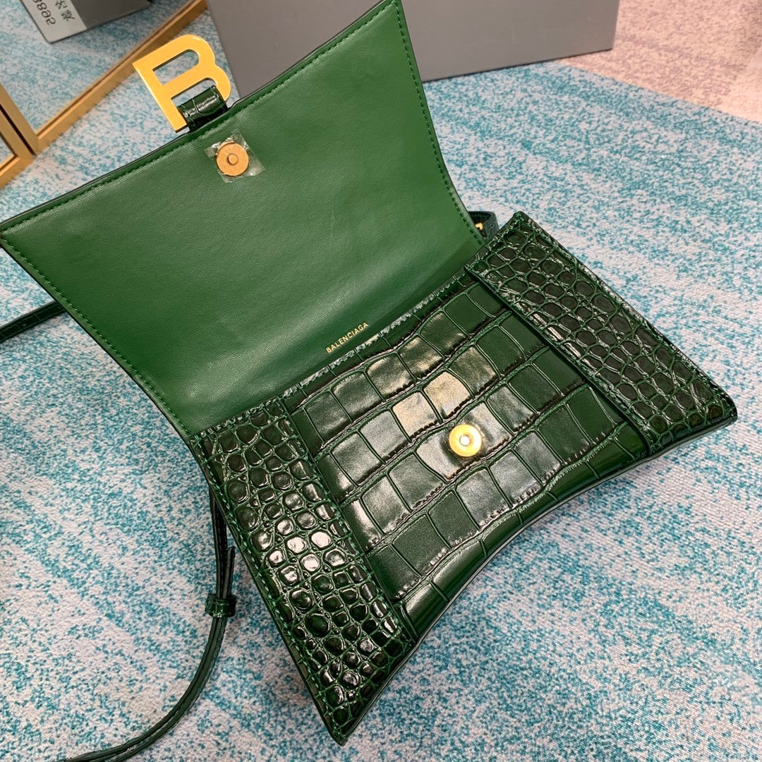 new-luxury-designer-bags-nm24080