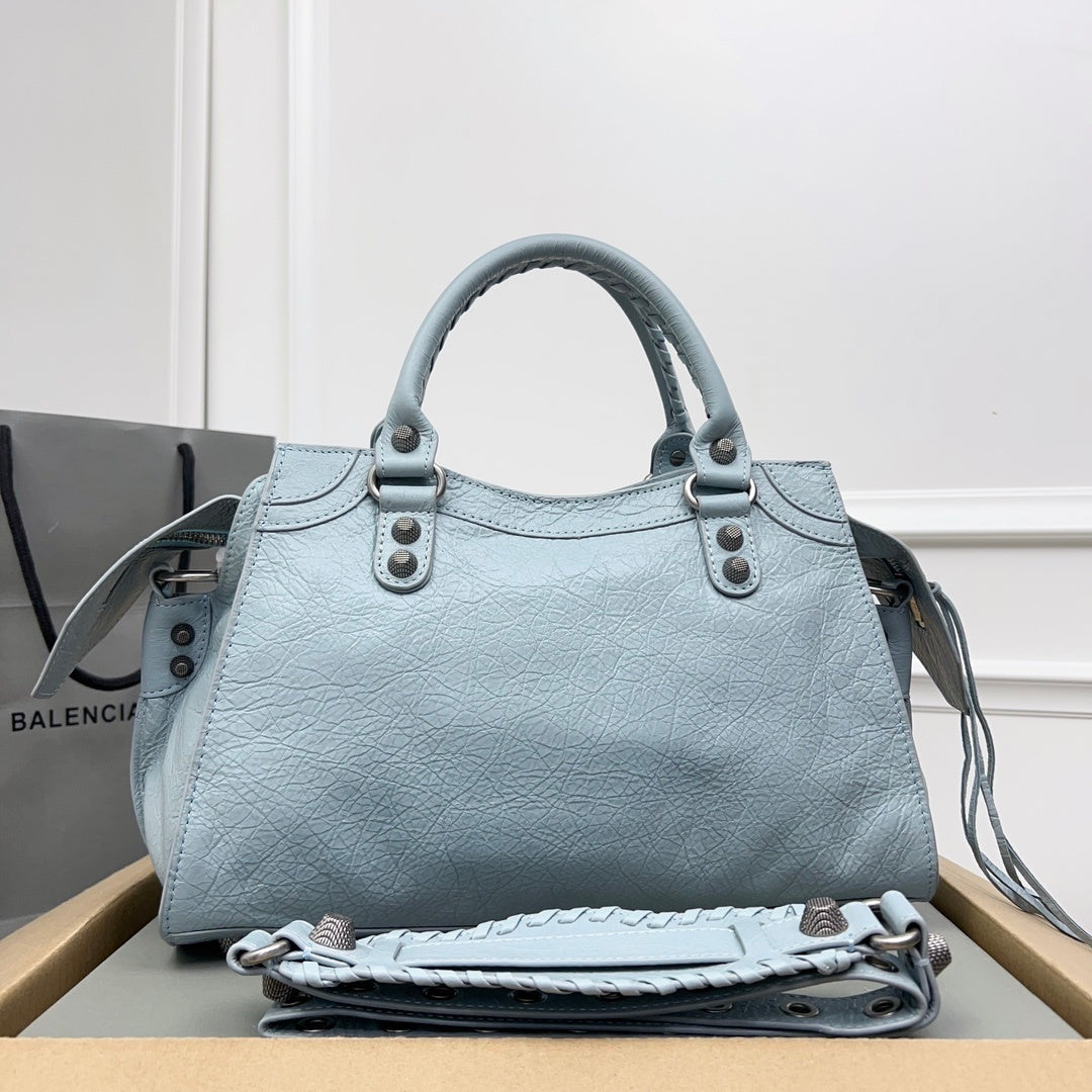 new-luxury-designer-bags-nm24271