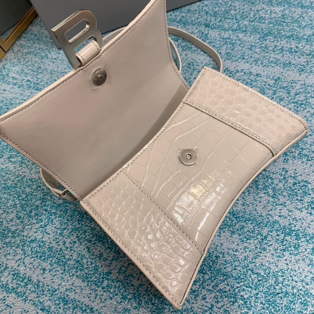 new-luxury-designer-bags-nm24076