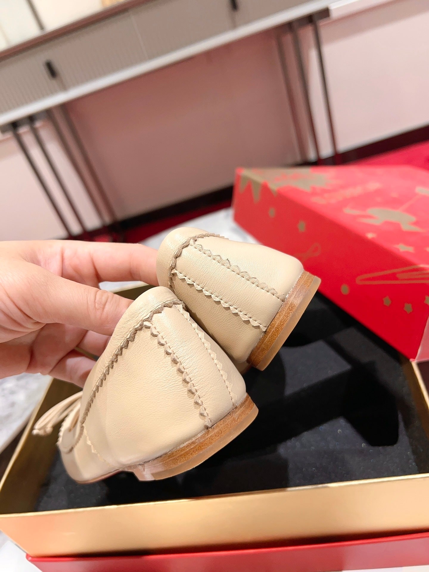 Dragons Bags - High-Quality Designer Products for You - AFFORDABLE LUXURY HEELS - 8231