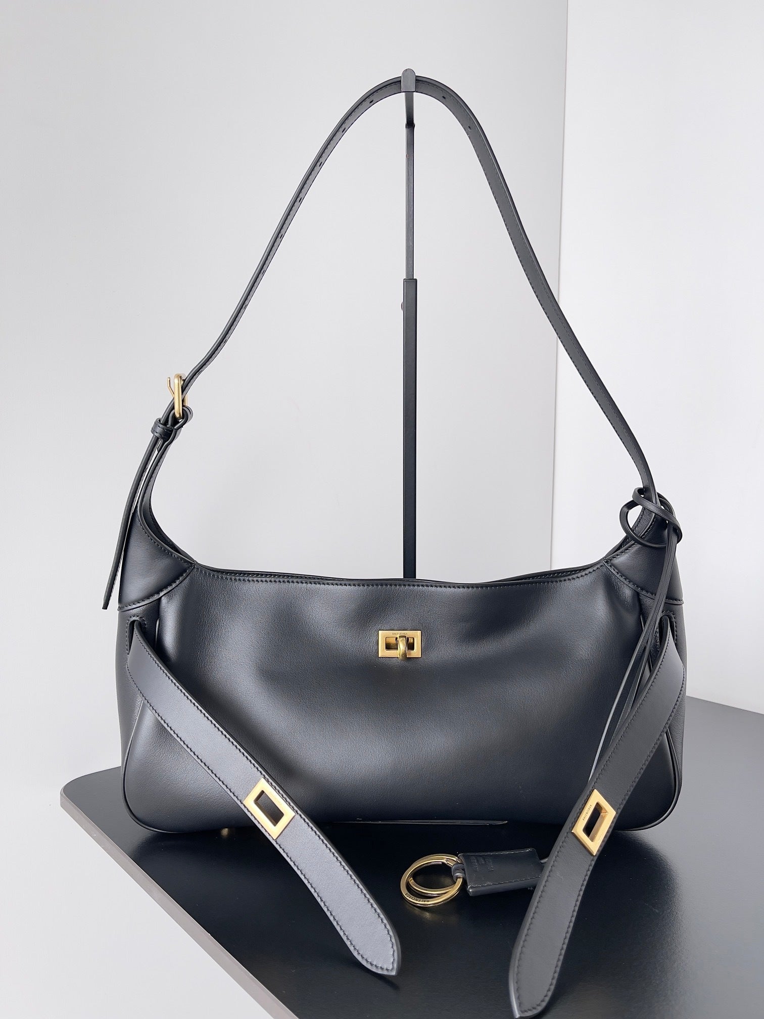 new-luxury-designer-bags-nm24354