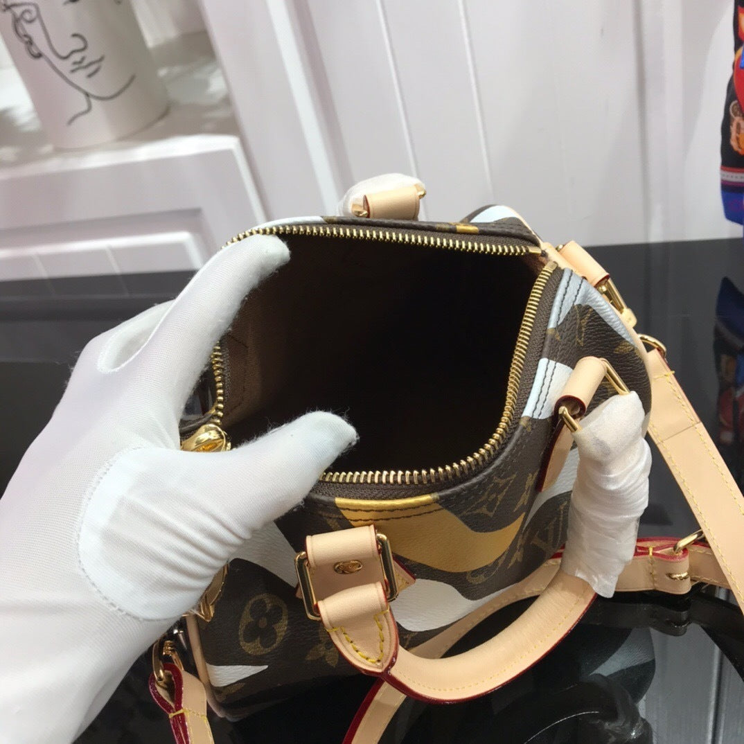 new-luxury-designer-bags-nm22010