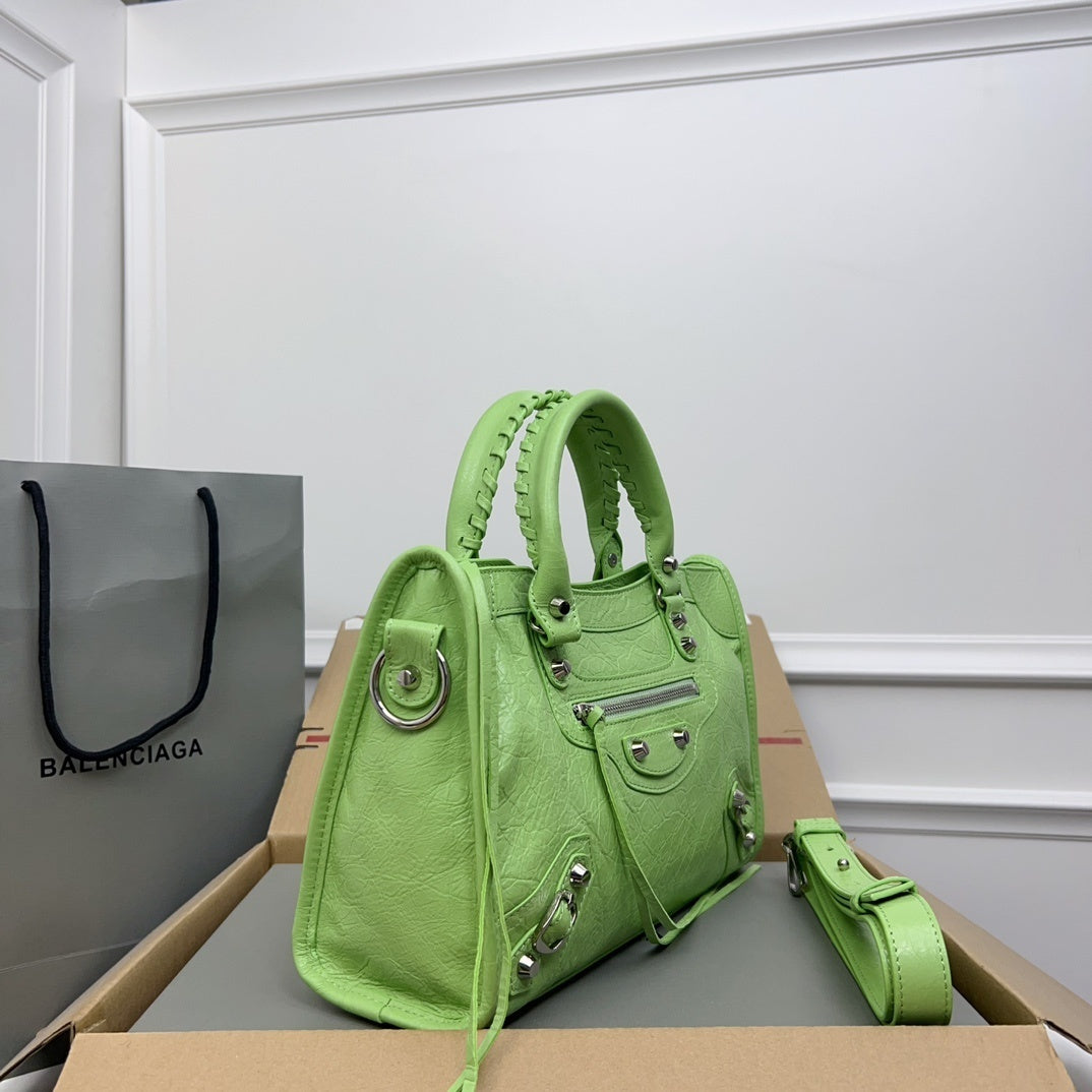 new-designer-premium-bags-nm24025
