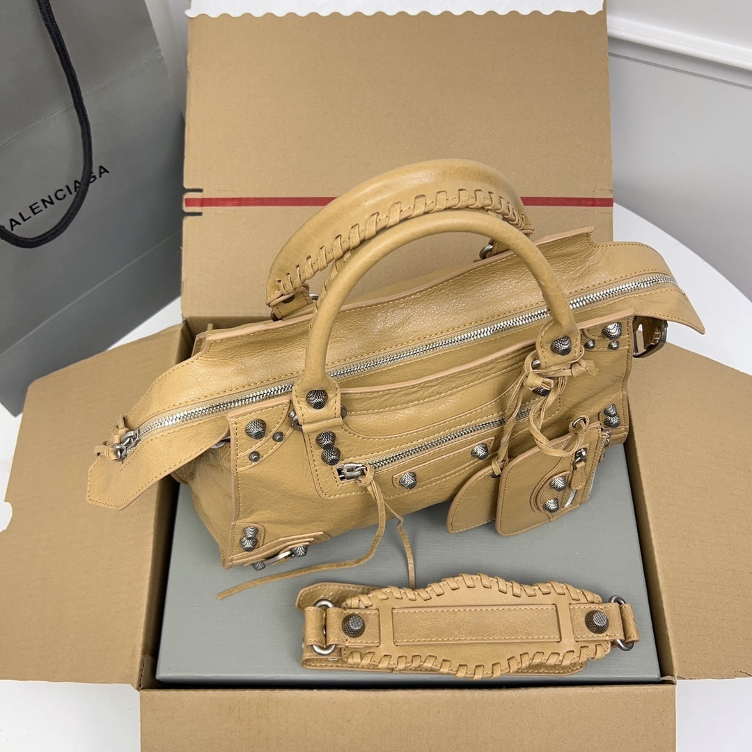 new-luxury-designer-bags-nm24272