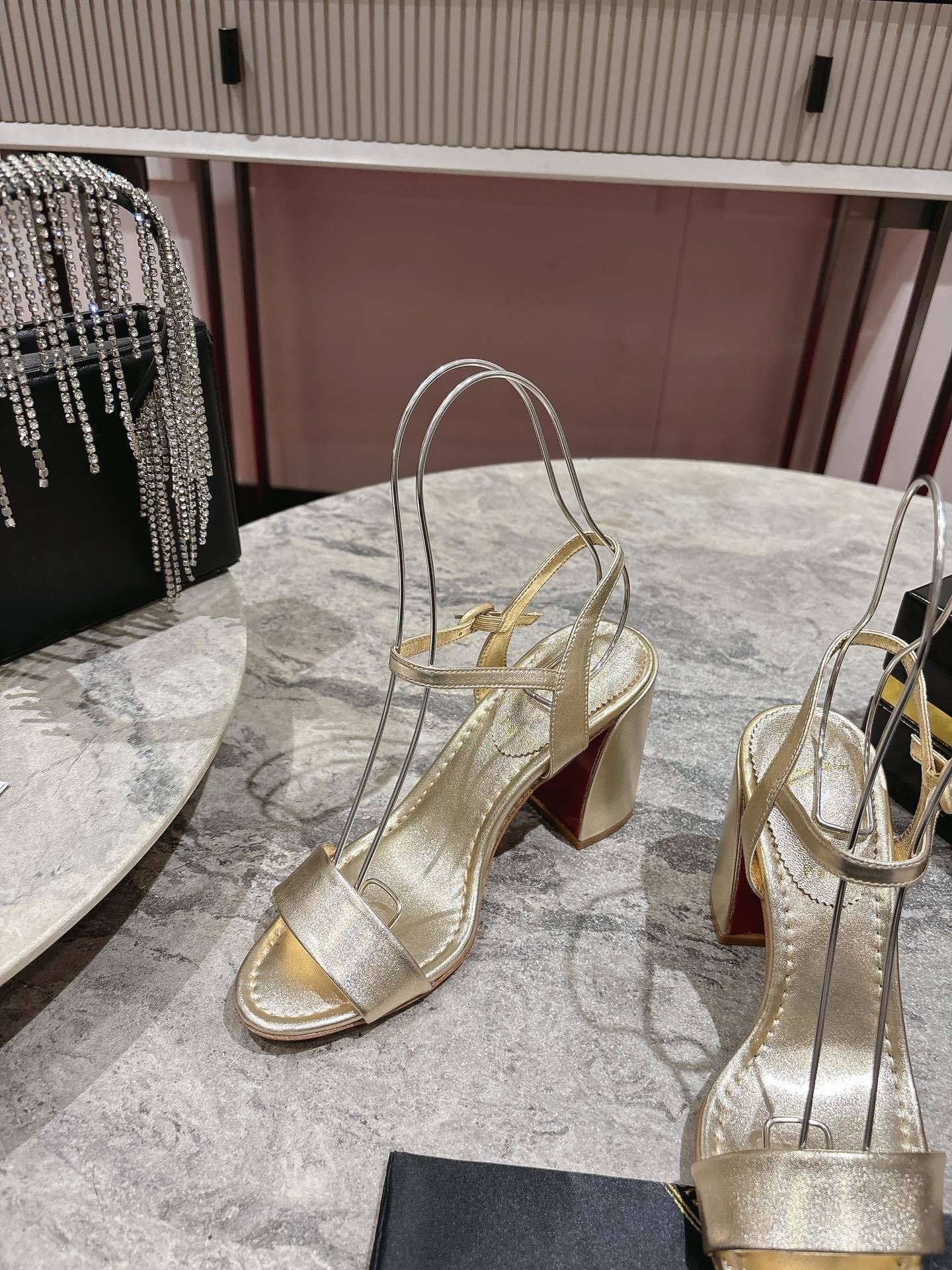 Dragons Bags - Premium Luxury Goods and Accessories - AFFORDABLE LUXURY HEELS - 8302