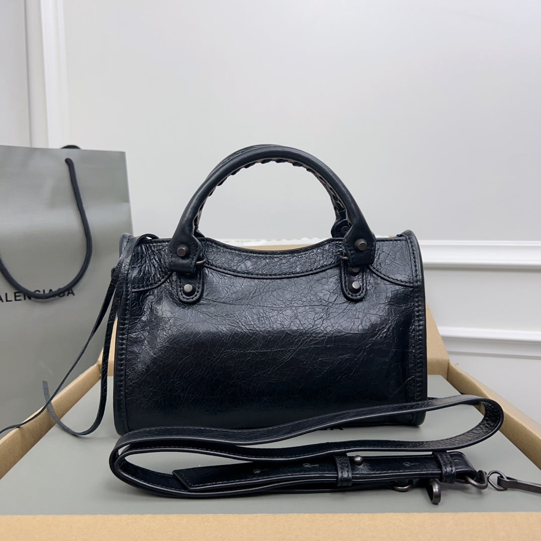 new-luxury-designer-bags-nm24043