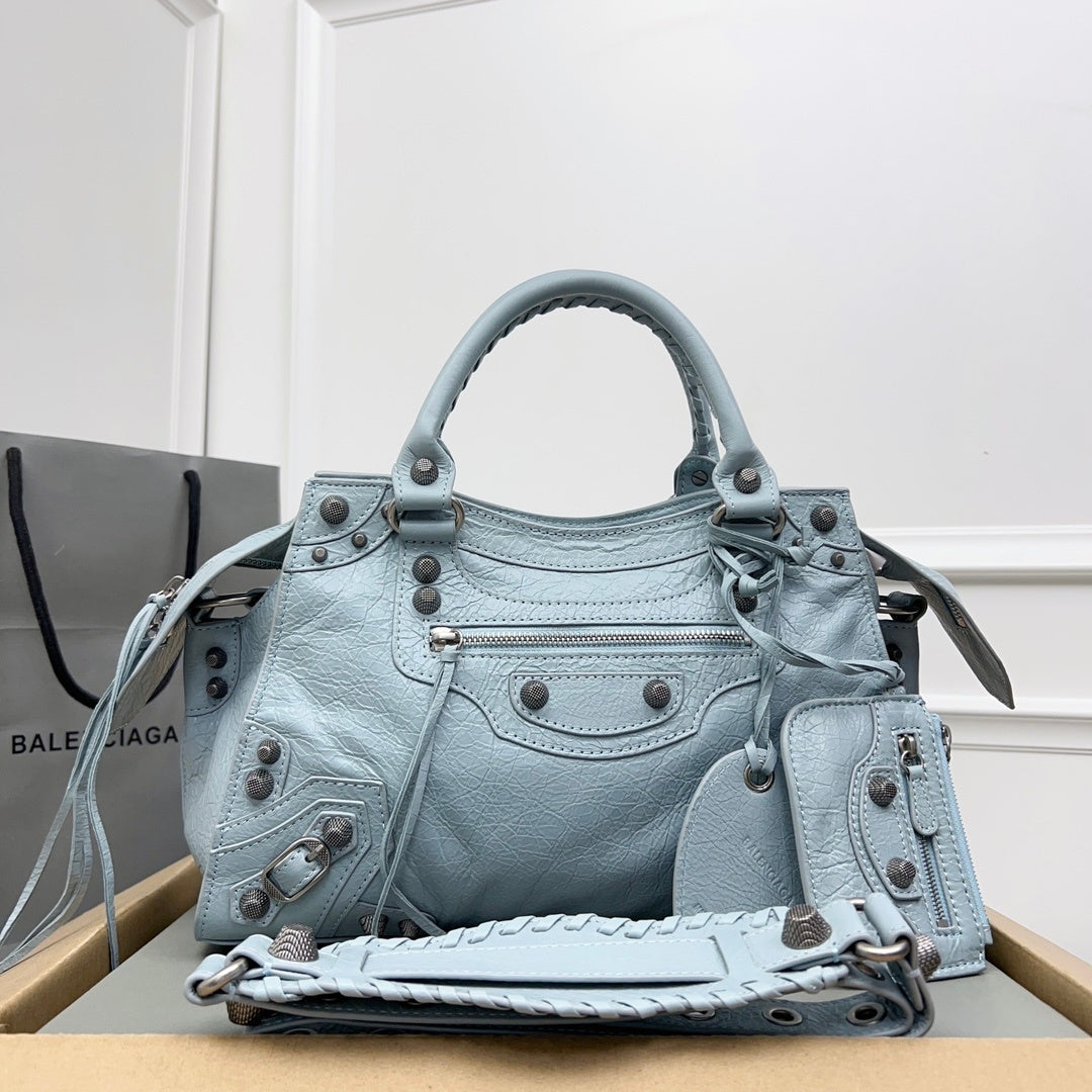 new-luxury-designer-bags-nm24271