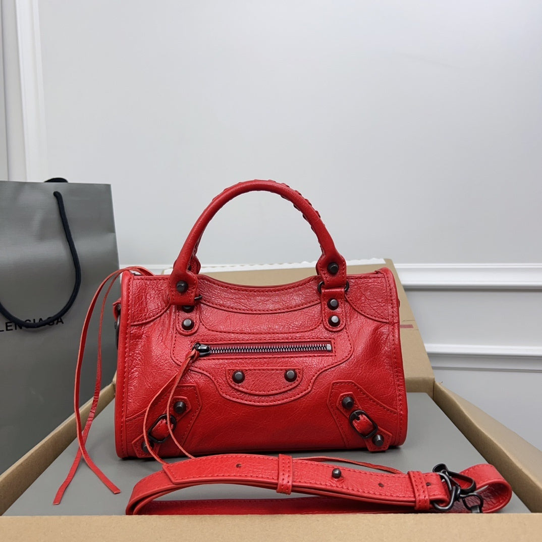new-luxury-designer-bags-nm24037