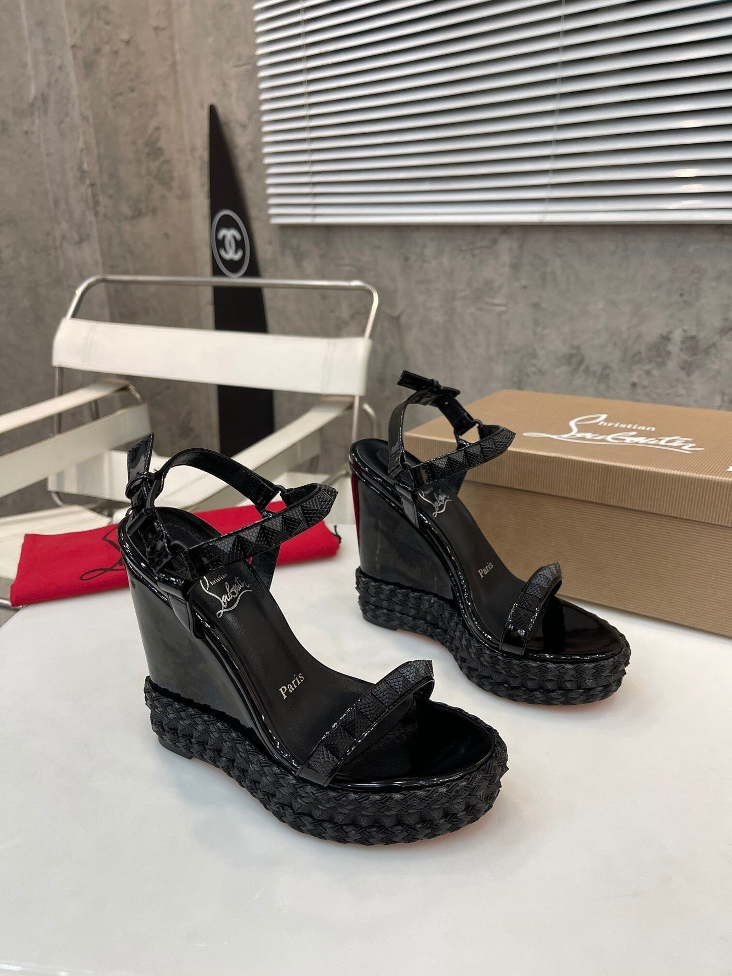 Dragons Bags - High-Quality Designer Products for You - AFFORDABLE LUXURY HEELS - 8071