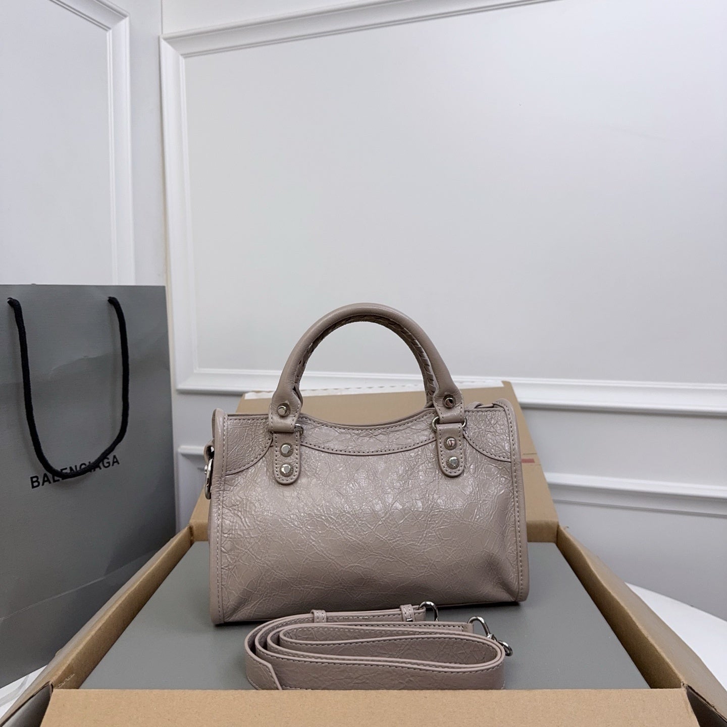 new-luxury-designer-bags-nm24044