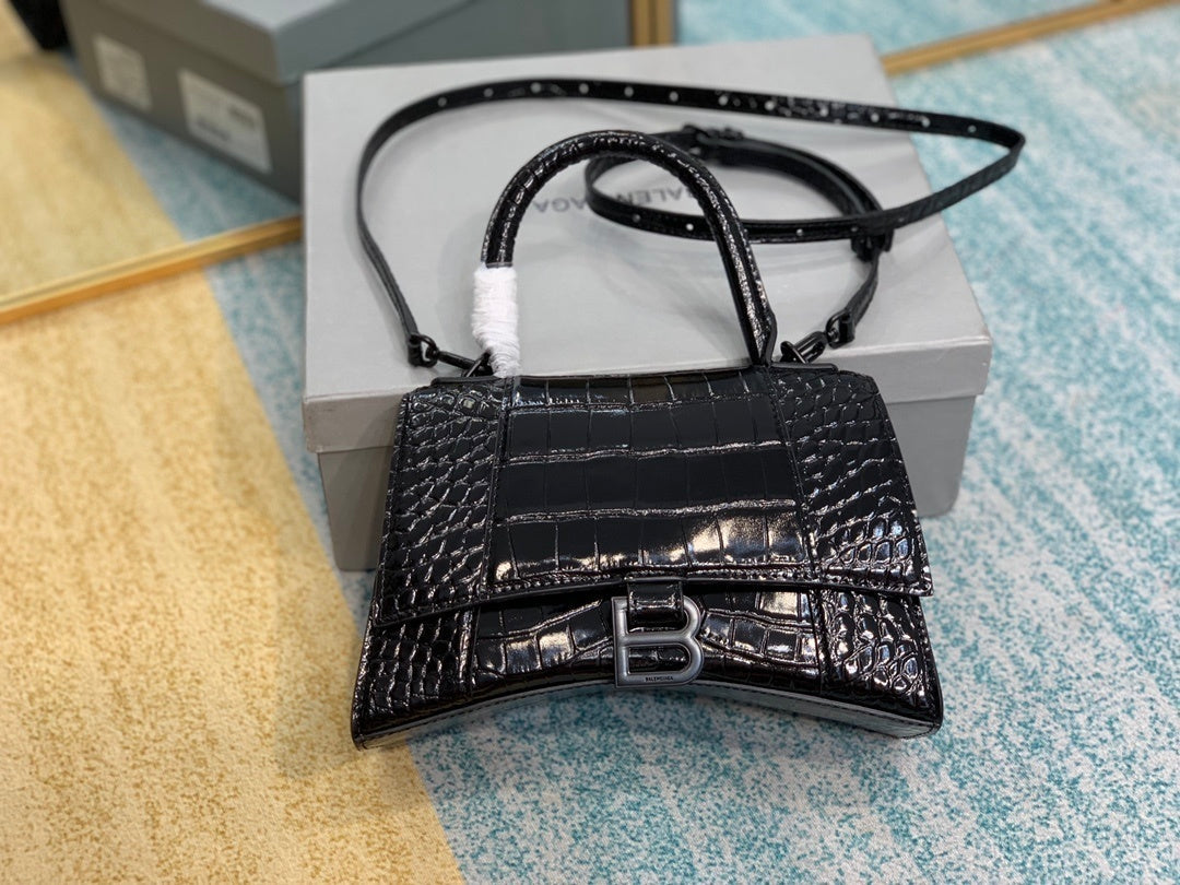new-luxury-designer-bags-nm24079