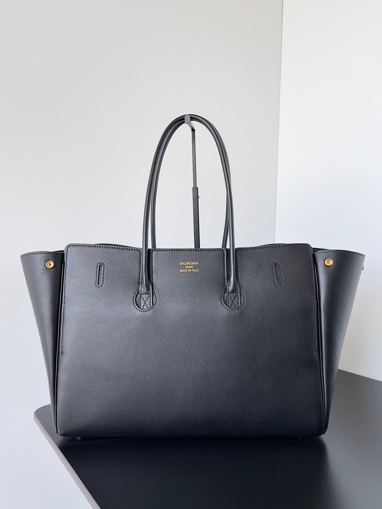 new-luxury-designer-bags-nm24349