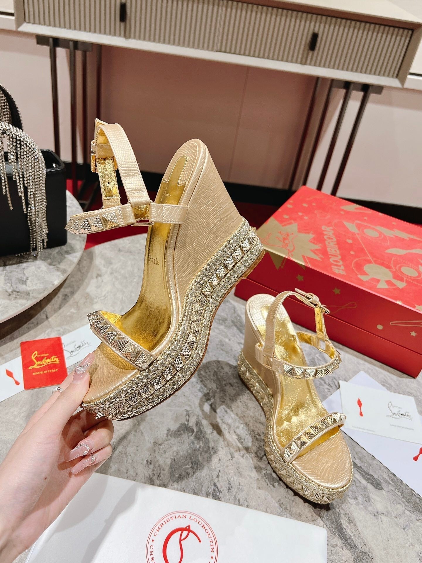 Dragons Bags - Premium Luxury Goods and Accessories - AFFORDABLE LUXURY HEELS - 8074