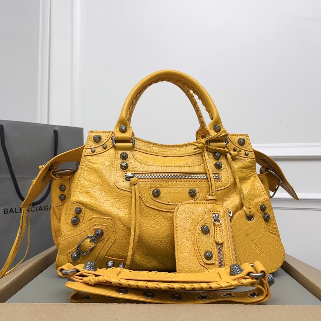 new-luxury-designer-bags-nm24279