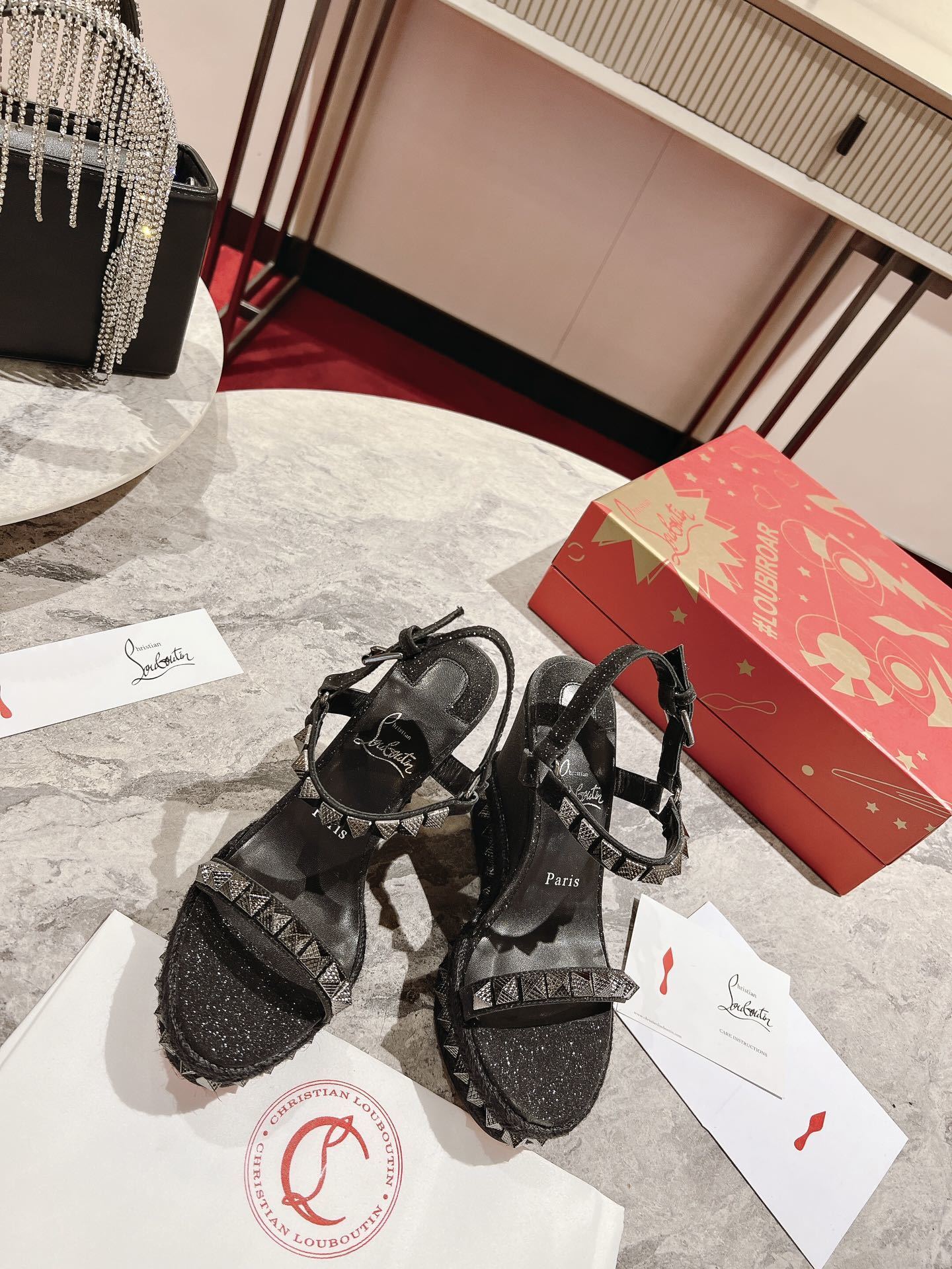 Dragons Bags - High-Quality Designer Products for You - AFFORDABLE LUXURY HEELS - 8319