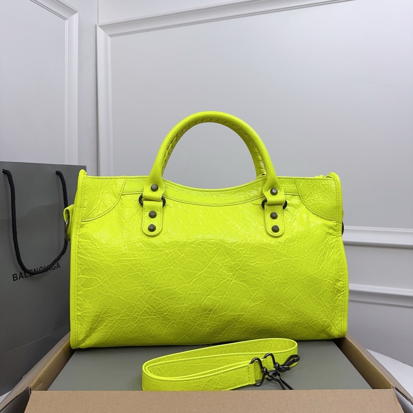 new-designer-premium-bags-nm24003