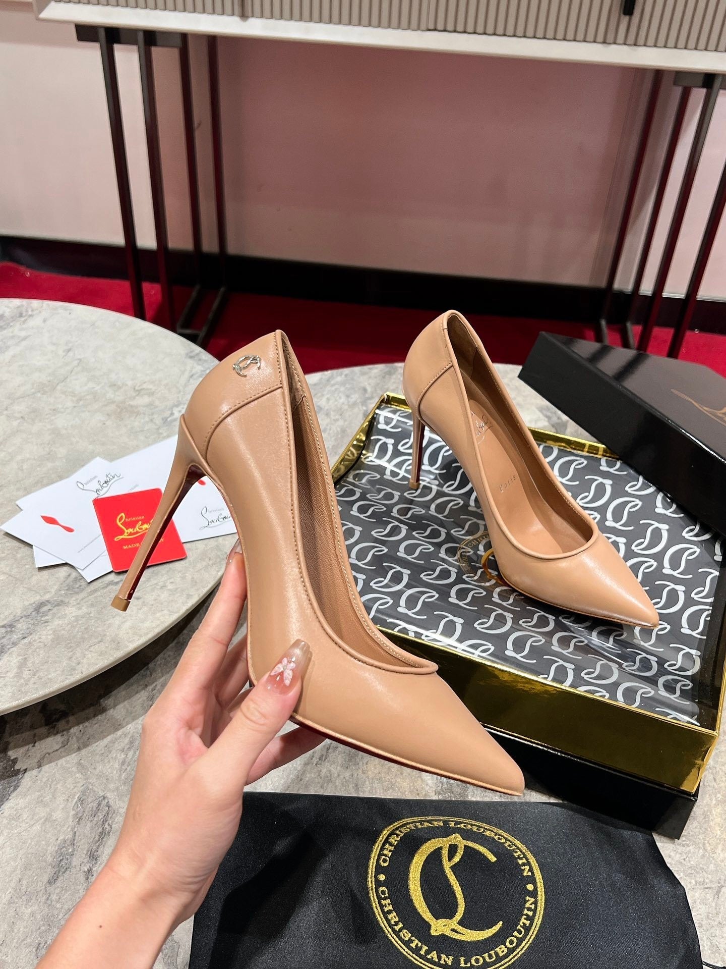 Dragons Bags - High-Quality Designer Products for You - AFFORDABLE LUXURY HEELS - 8175