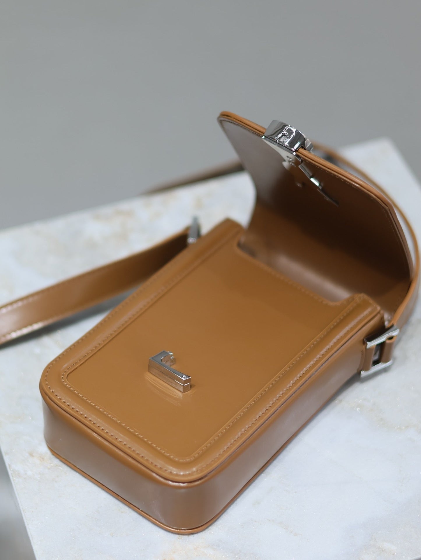 Dragons Bags - High-Quality Designer Products for You - AFFORDABLE LUXURY BAGS - 5947