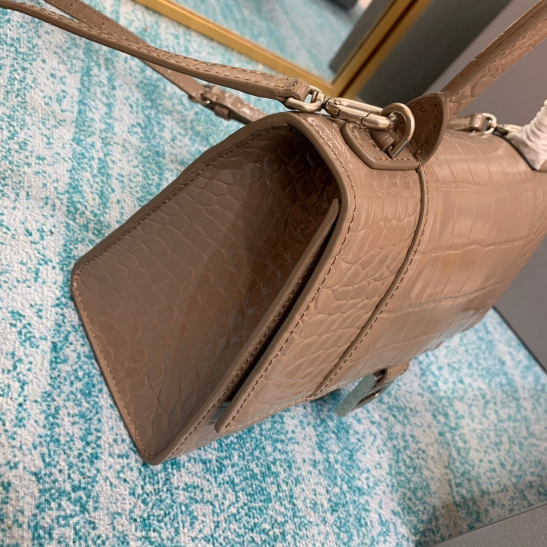 new-luxury-designer-bags-nm24081