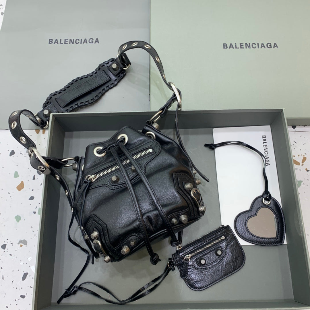 new-luxury-designer-bags-nm24318