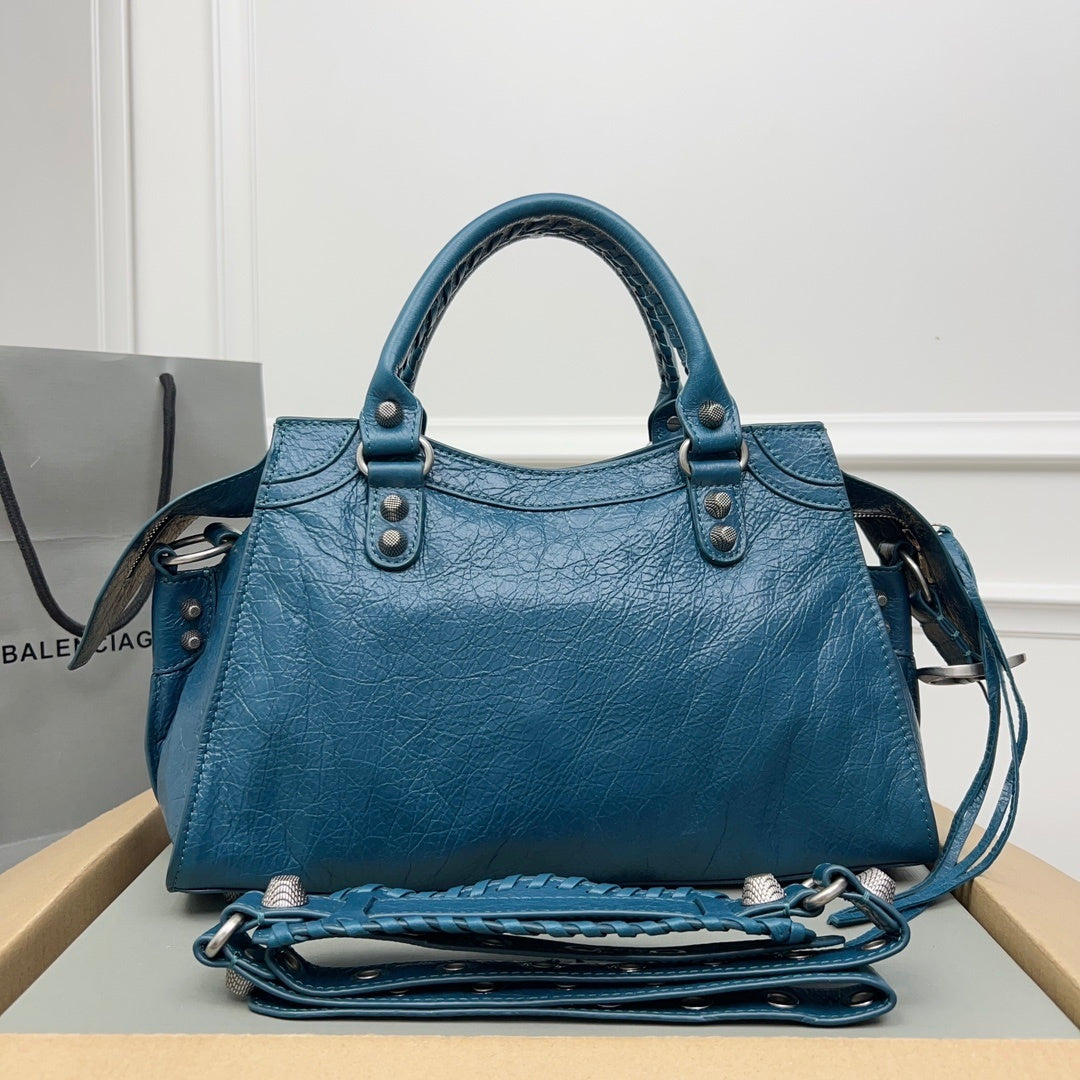 new-luxury-designer-bags-nm24283