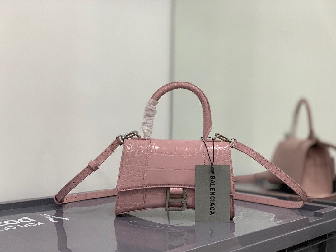 new-luxury-designer-bags-nm24065