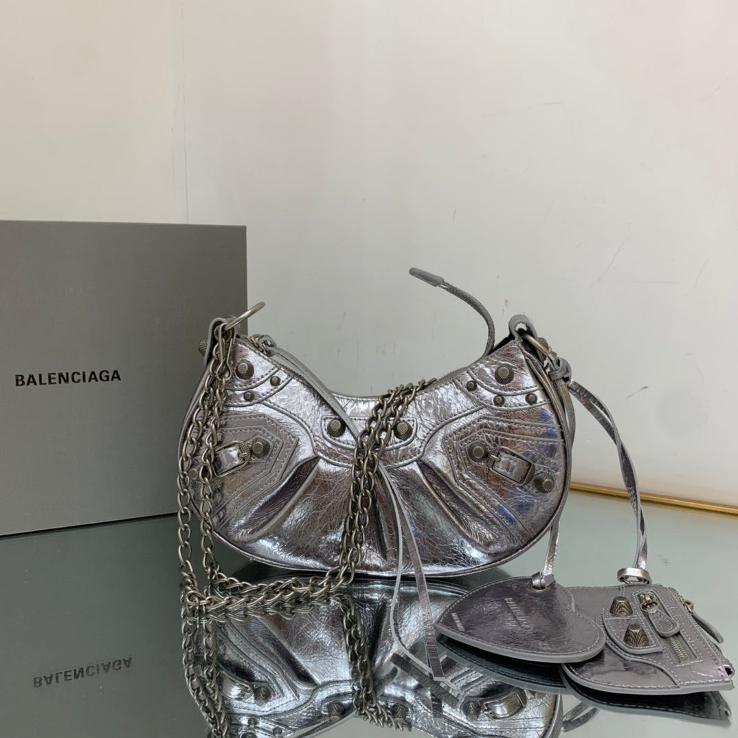 new-luxury-designer-bags-nm24189