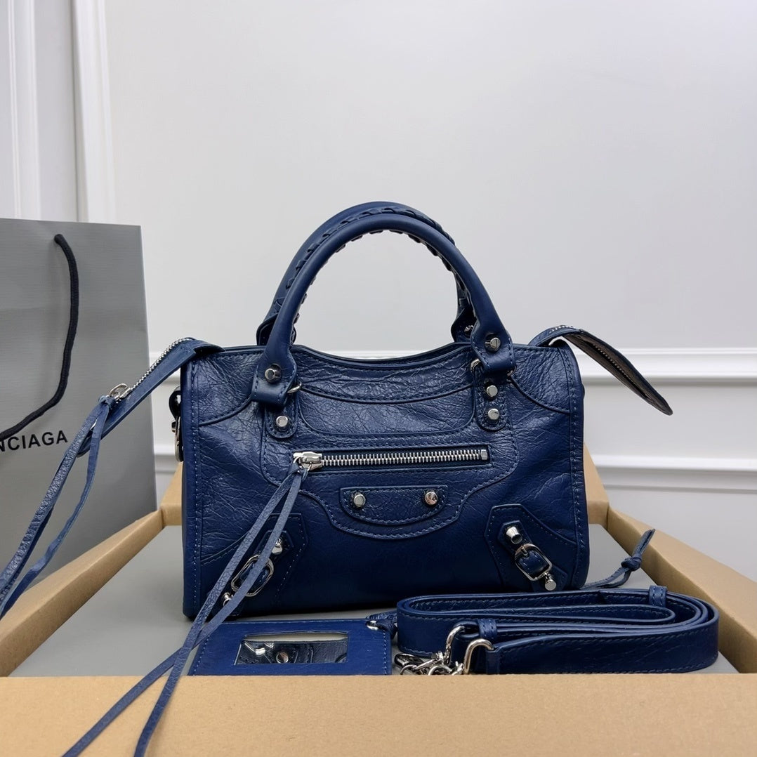 new-luxury-designer-bags-nm24053