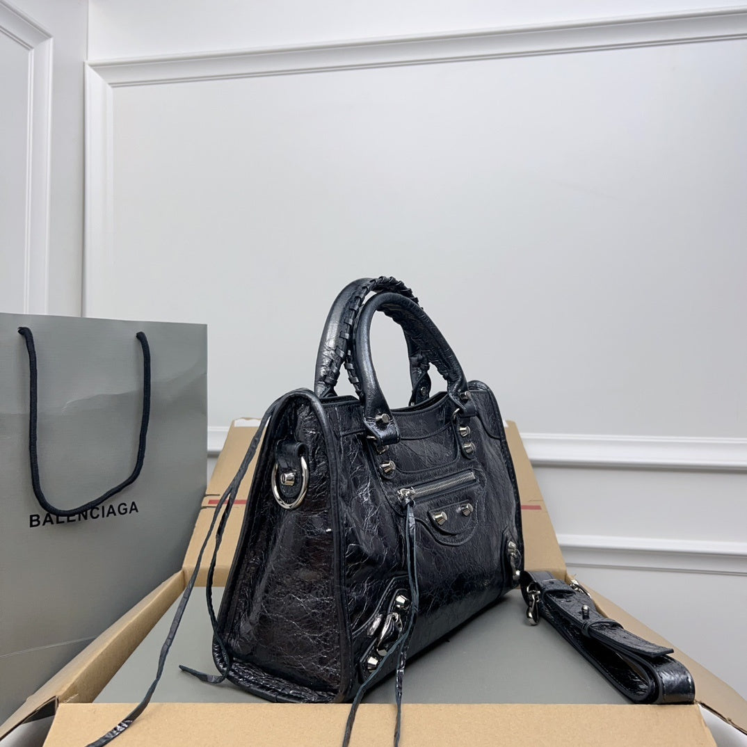 new-designer-premium-bags-nm24026