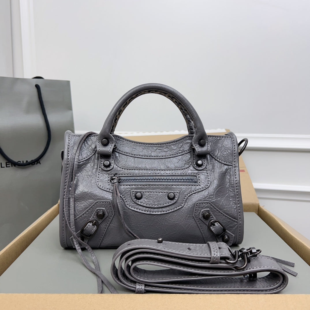 new-luxury-designer-bags-nm24040