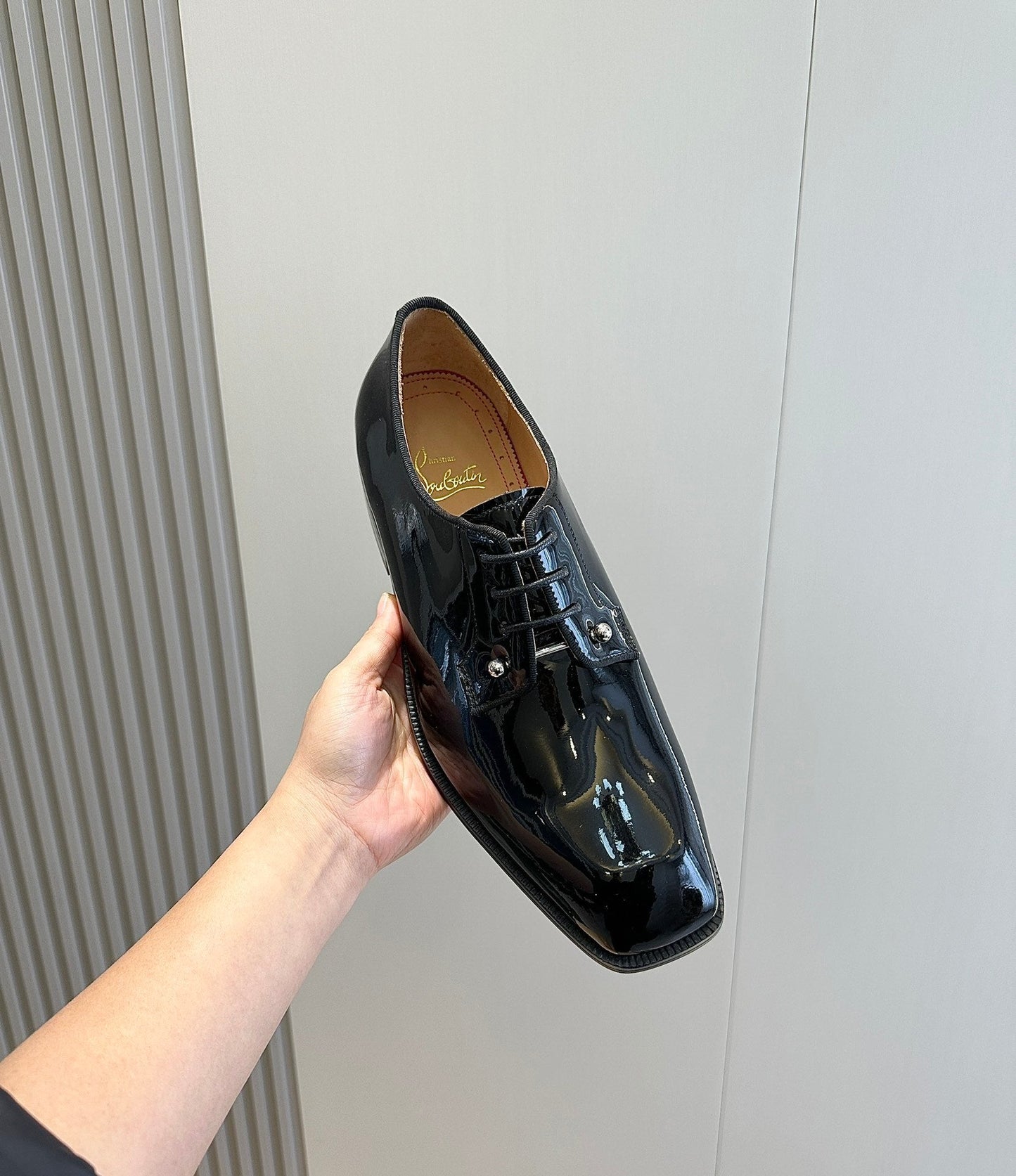 Dragons Bags - High-Quality Designer Products for You - AFFORDABLE LUXURY HEELS - 8035