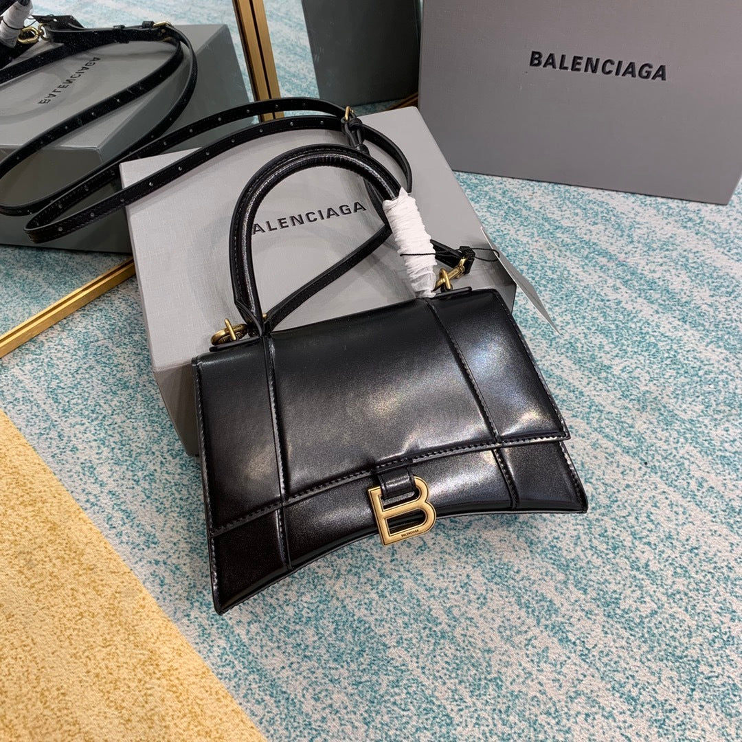 new-luxury-designer-bags-nm24085