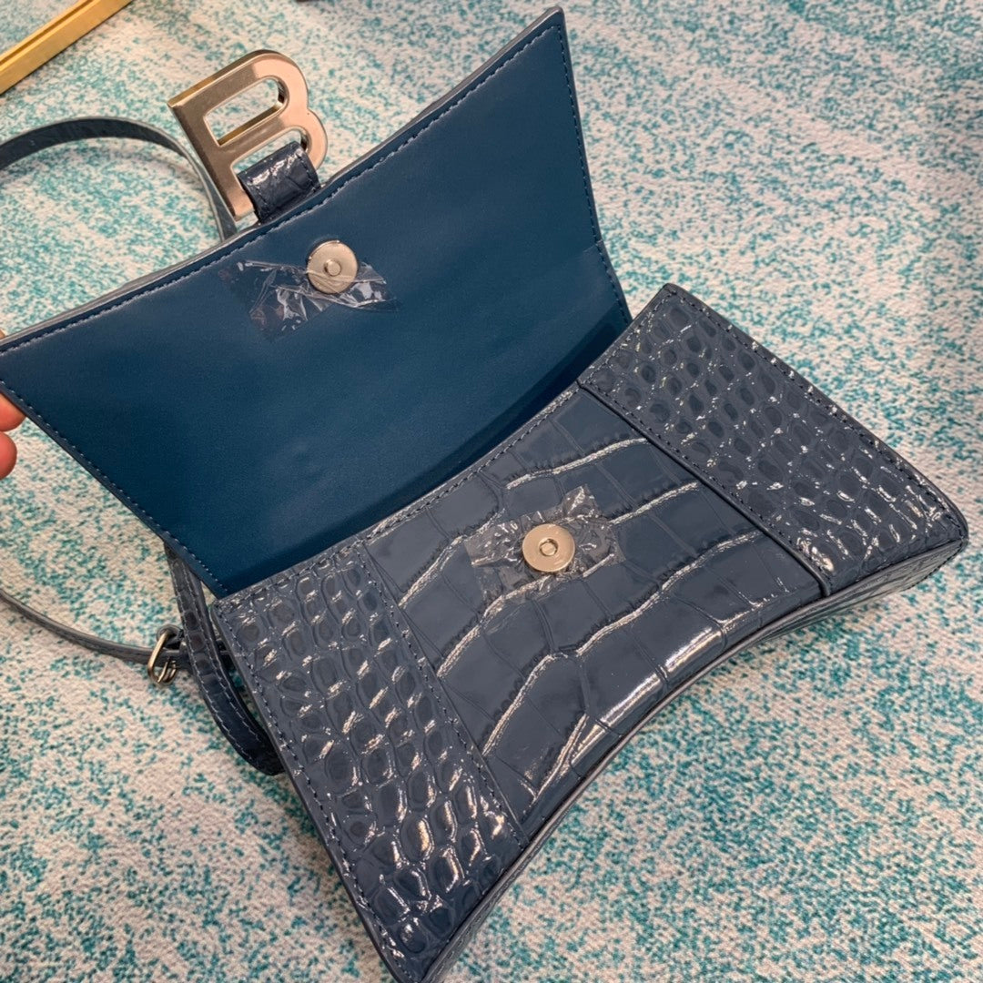 new-luxury-designer-bags-nm24074