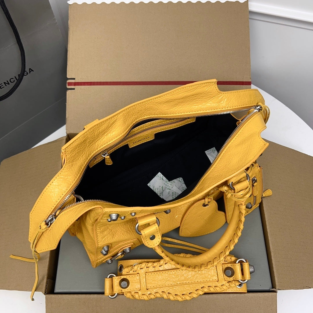 new-luxury-designer-bags-nm24279